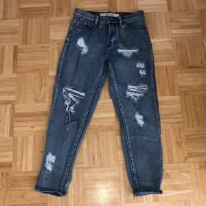 Barely worn Brandy Melville Boyfriend jeans